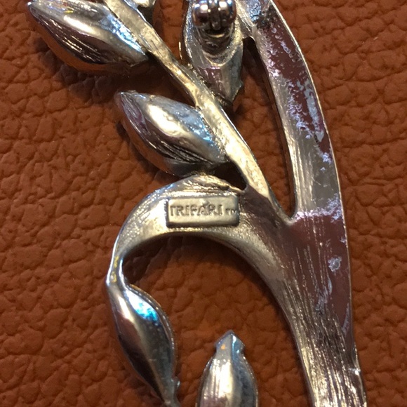 Trifari TM Brooch - Picture 3 of 4